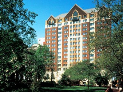 Renaissance Downtown 4*