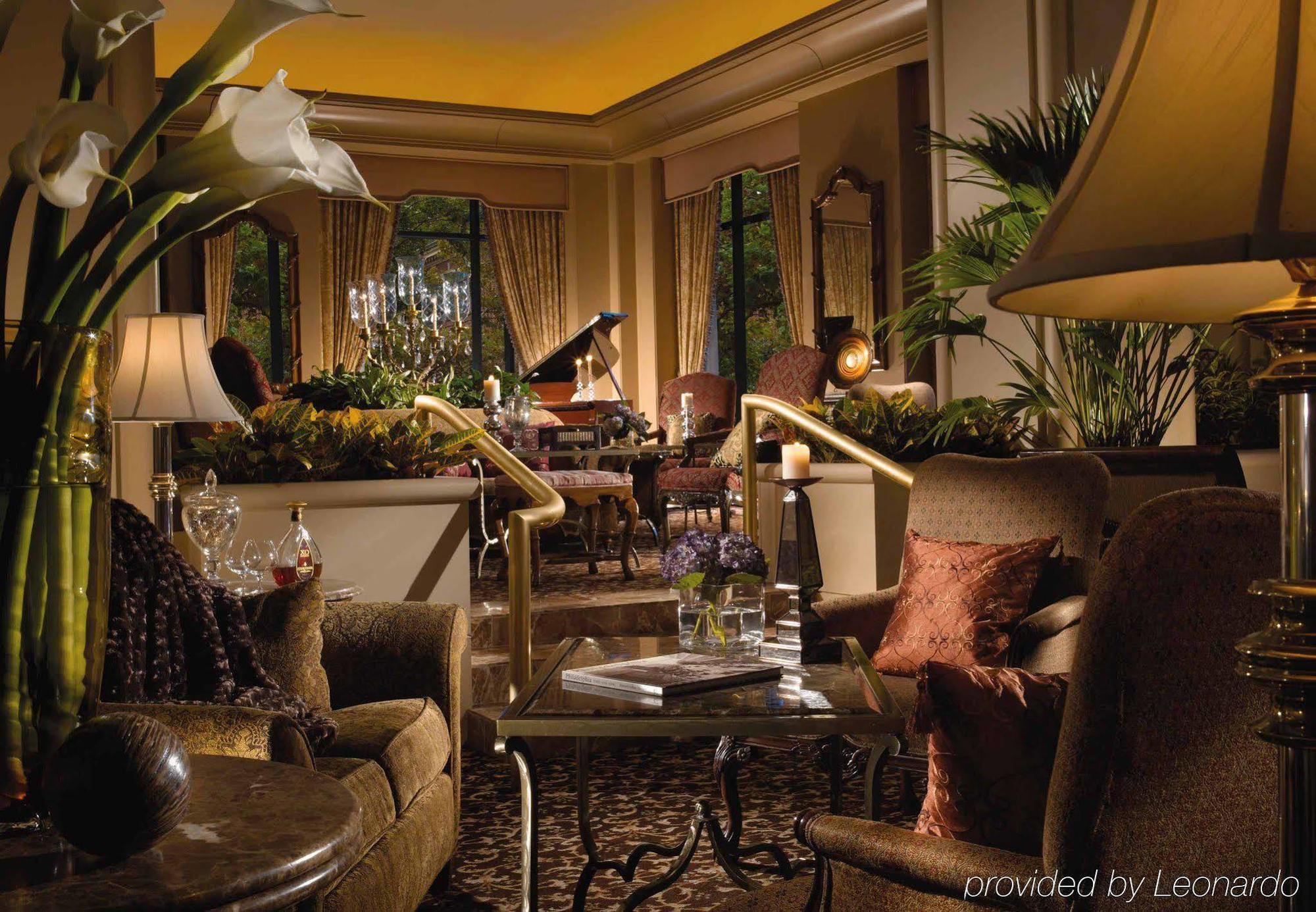 Renaissance Downtown Hotel 4*