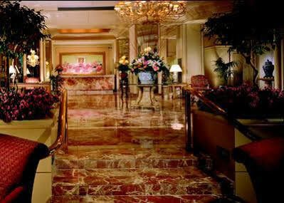 Renaissance Downtown 4*
