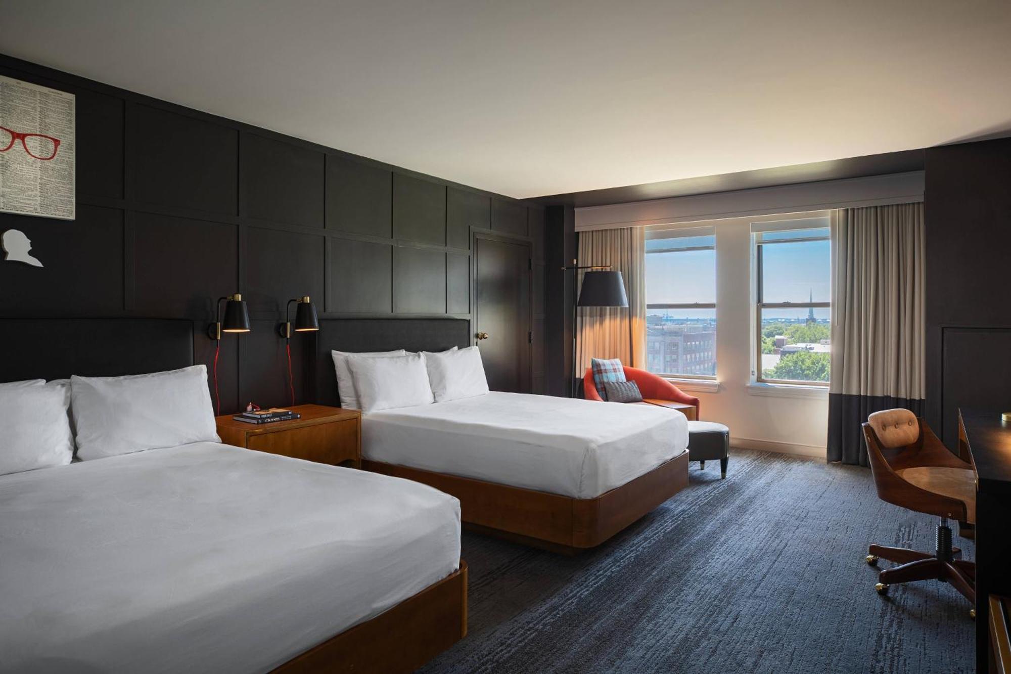 Hotel Renaissance Downtown 4*