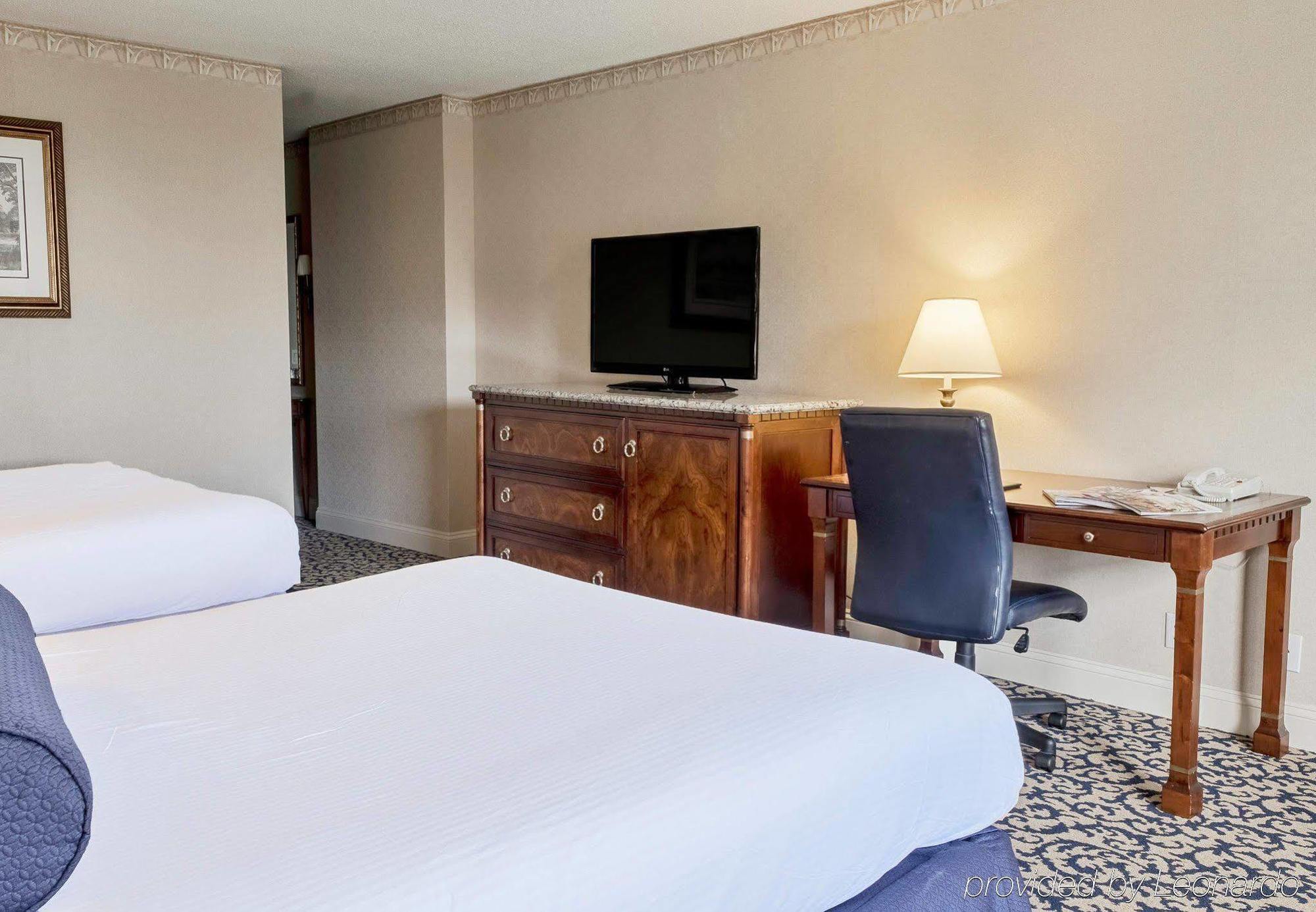 Renaissance Downtown Hotel