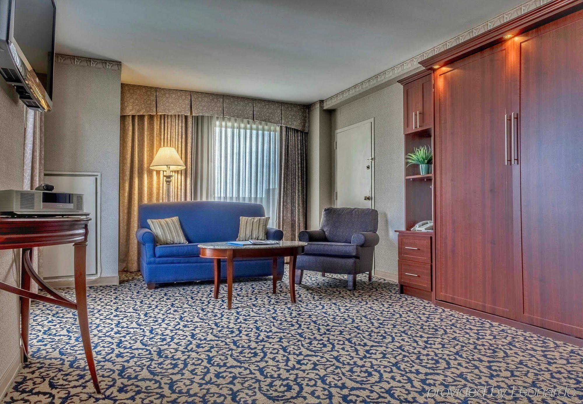 Renaissance Downtown Hotel